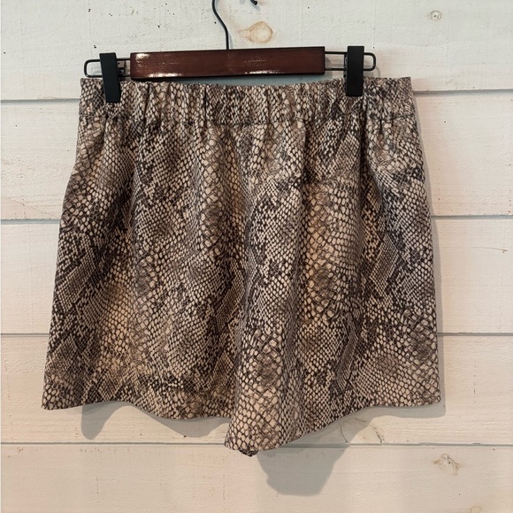 Babaton High Waist Gray and Black Shorts snake skin shorts in size 4. - Picture 6 of 8